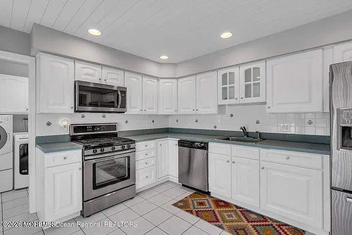 19 Bradley Ave — Photo 10