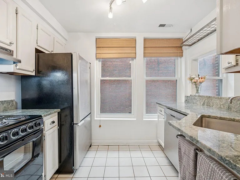 1812 Vernon St NW #34 — Photo 11