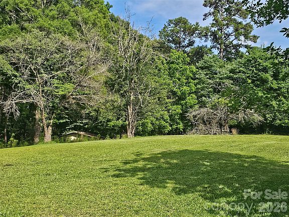 3rd image of 2078 Knight Rd