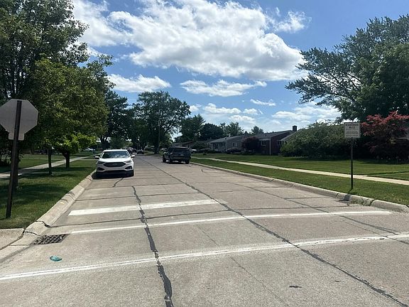 4th image of 25339 Wagner Ave