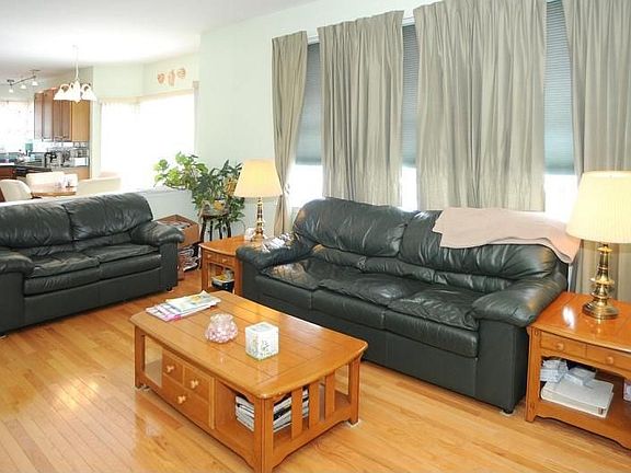 4th image of 427 Daniel Dr