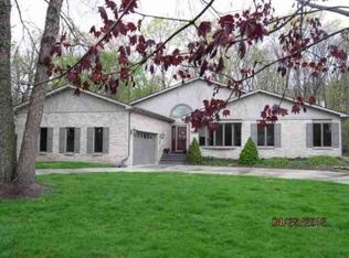 37975 Shoreline Dr, Harrison Township, MI 48045