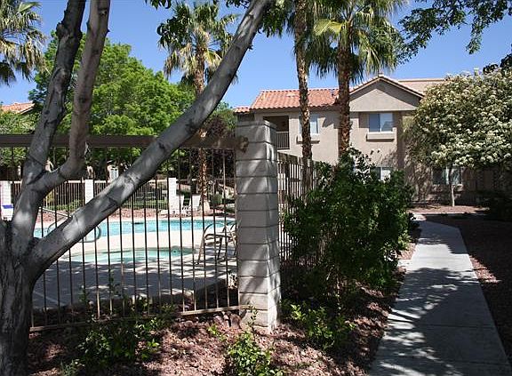 2nd image of 2110 N Los Feliz St #2057