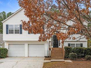 335 Shadowbrooke Cir, Loganville, GA 30052