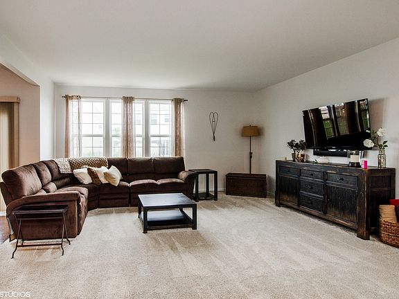 2nd image of 3546 Edgewood Ln