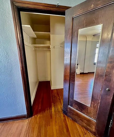 Grosvenor Arms Apartments — Photo 36
