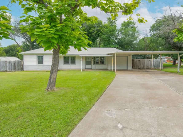 5205 Roxie St, Fort Worth, TX 76117