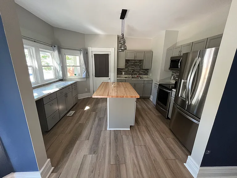 401 N Main St — Photo 9