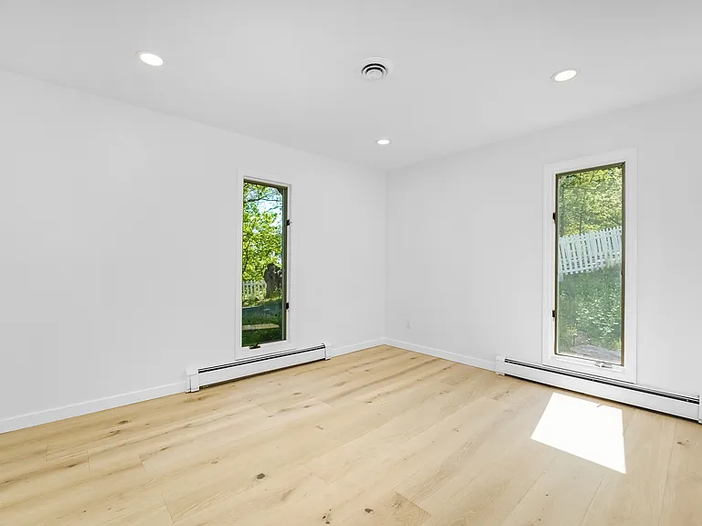 306 Warrenville Rd — Photo 23