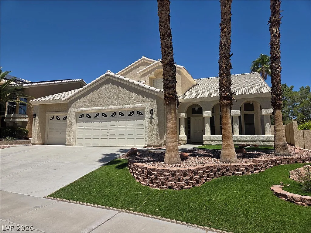 3 bed, 3.0 bath, 2483 sqft, $2,475 — Photo 1