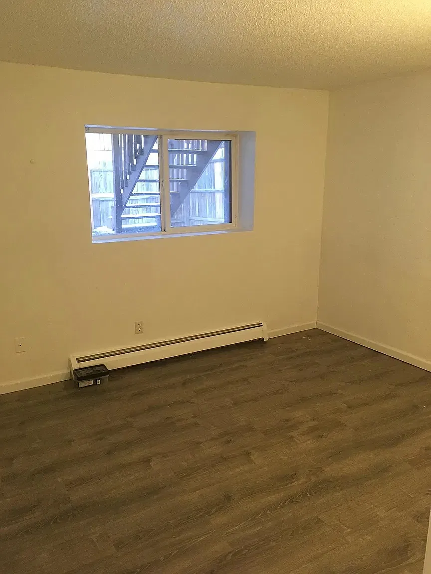 3 bed, 1.5 bath, 1422 sqft, $2,300 — Photo 4