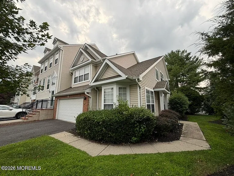 222 Hidden Lake Dr — Photo 1