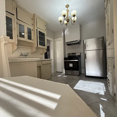 5242 Richard Ave Photo 1