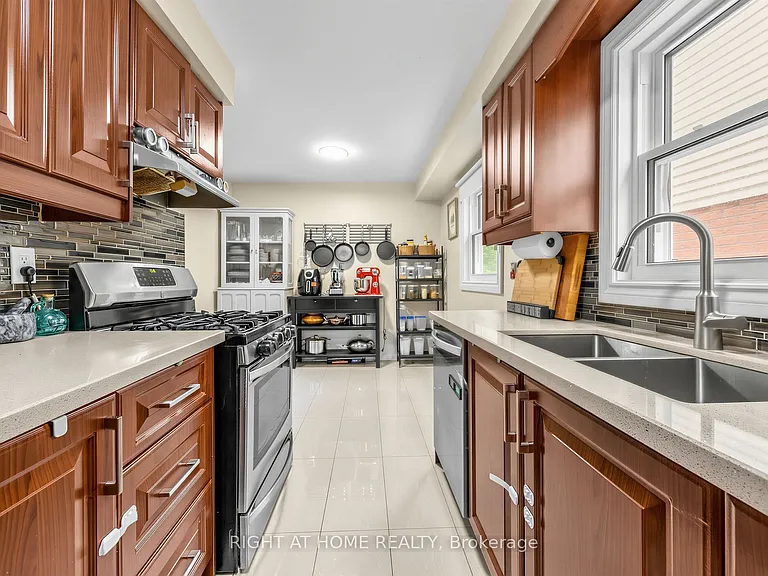 1663 Tawnberry St — Photo 9