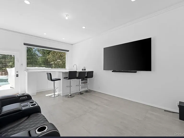 35 Ely Brook Rd — Photo 17