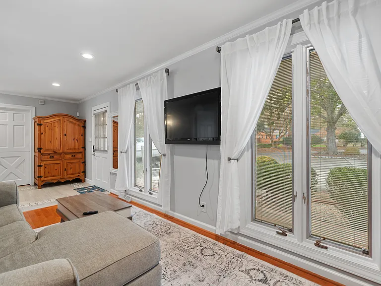 2901 Replica Ln — Photo 15