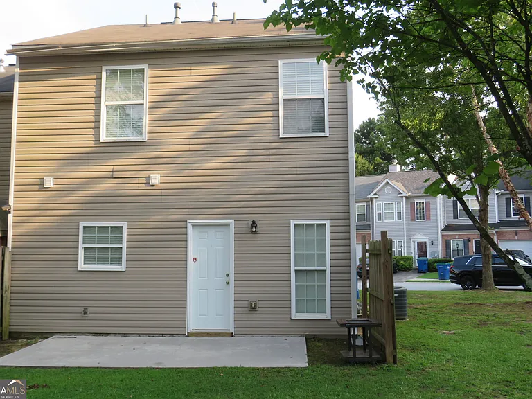 2718 Rocky Ct S — Photo 33