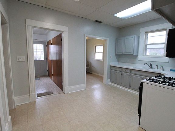 5th image of 316 NE 5th St
