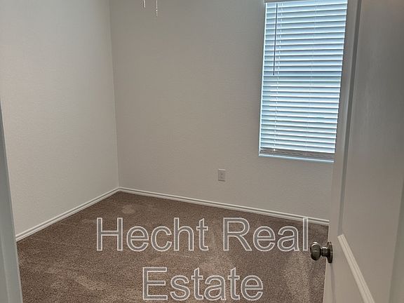 5th image of 240 Ottowa Way