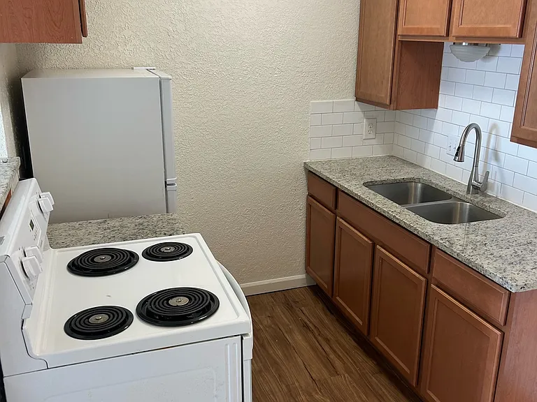 Brookside Apartments — Photo 4