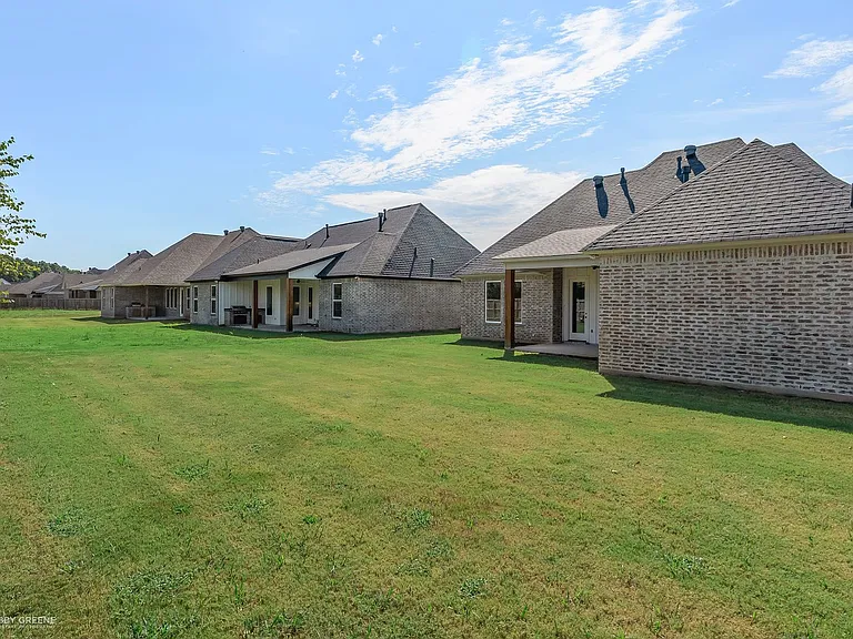 19 Turtle Creek Dr — Photo 36