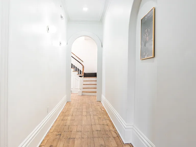 4402 Butler St — Photo 11