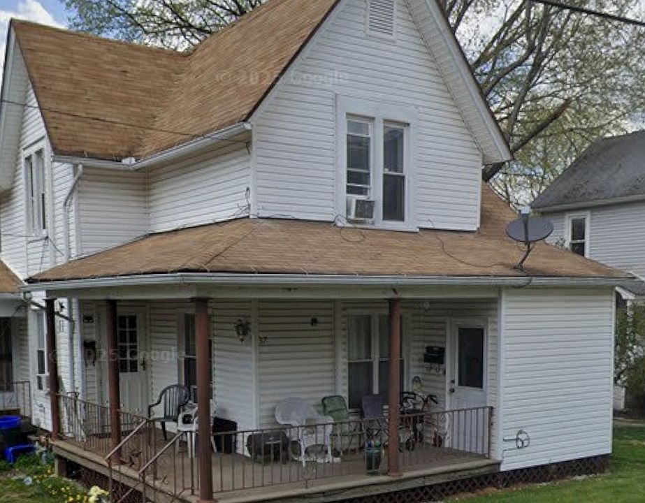 1st image of 37 Laurel St Unit 2