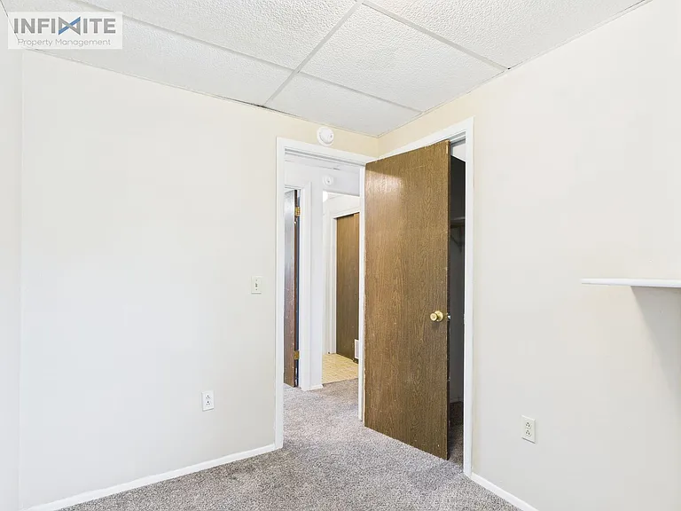 323 N 16th Ave — Photo 9