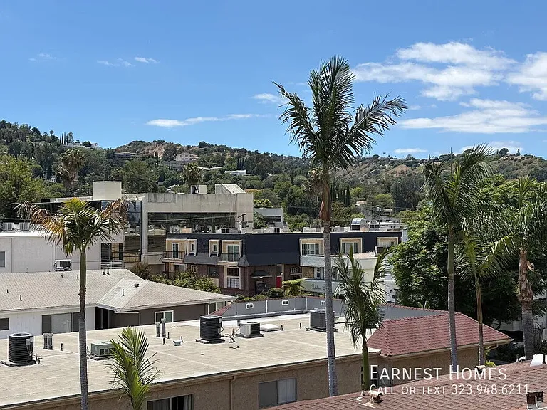 4348 Mammoth Ave #303 — Photo 28
