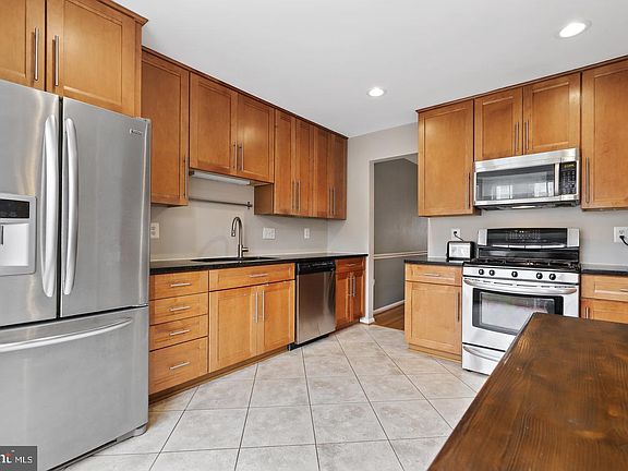 2nd image of 4261 Sleepy Lake Dr