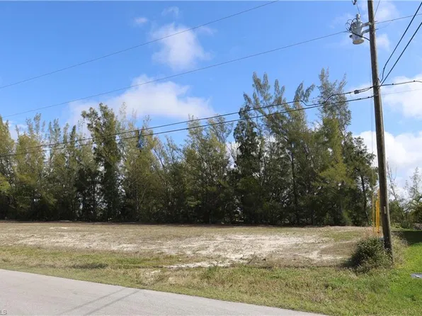 2833 SW 17th Pl, Cape Coral, FL 33914