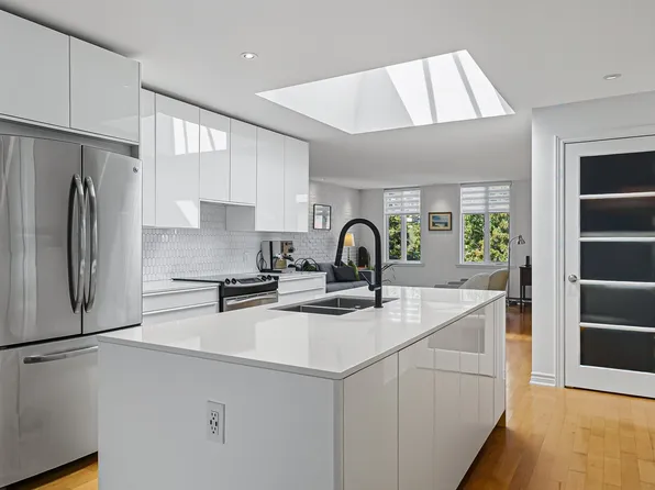 4822 Rue Dagenais, Montreal, QC H4C 1L7