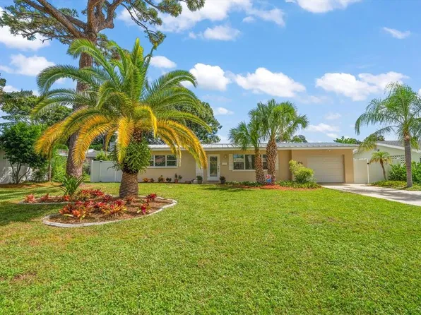 606 Palm Ave, Belleair, FL 33756