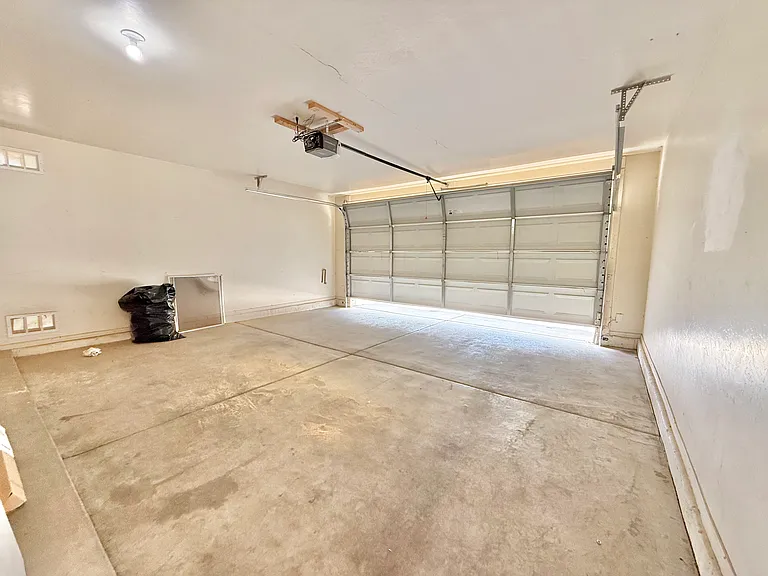 1533 S 121st Dr — Photo 8