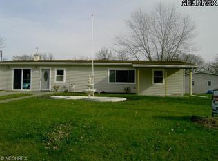 12291 Melody Ln, Grafton, OH 44044