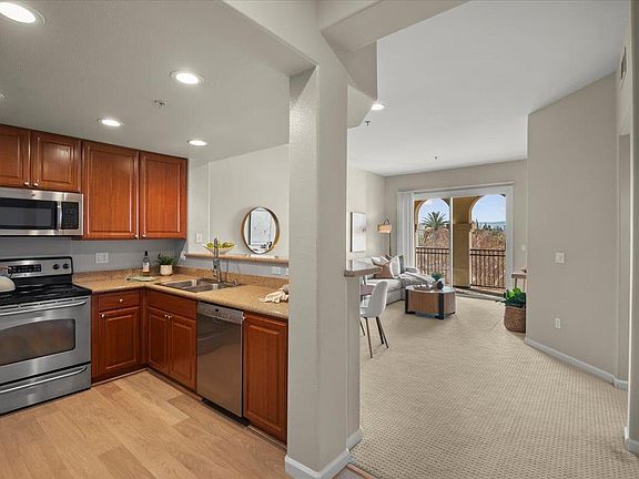 3rd image of 1883 Agnew Rd Unit 311