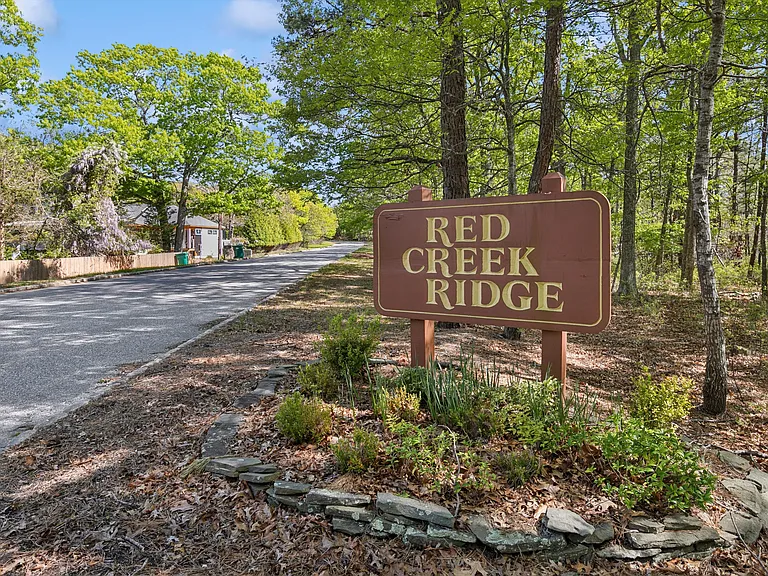 2 Red Creek Cir — Photo 34