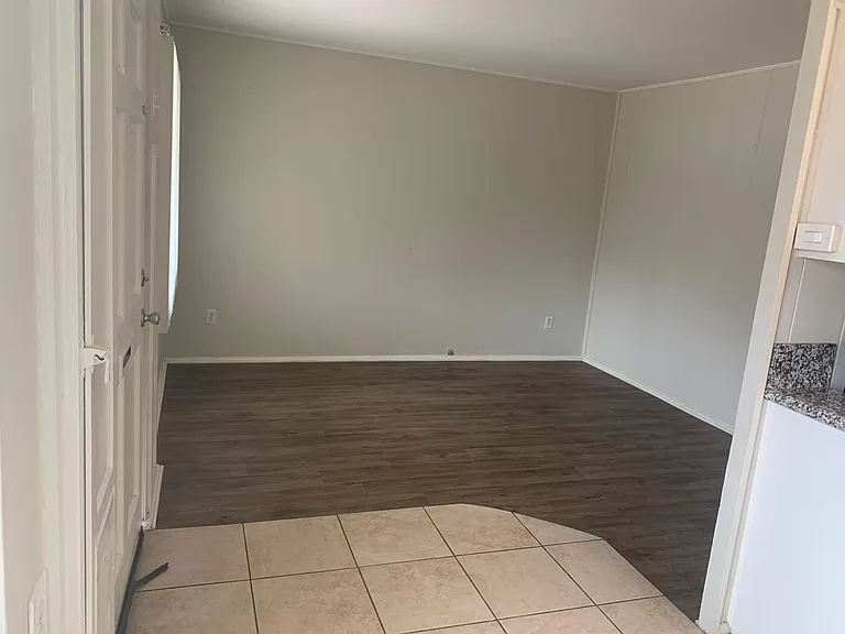 5254 Monroe Ave — Photo 9