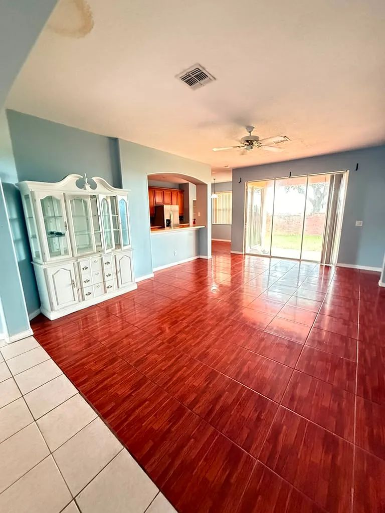 4 bed, 2.5 bath, 3444 sqft, $3,150 — Photo 4