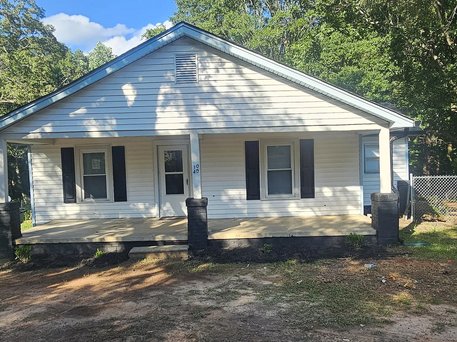 1040 East Dr — Photo 2