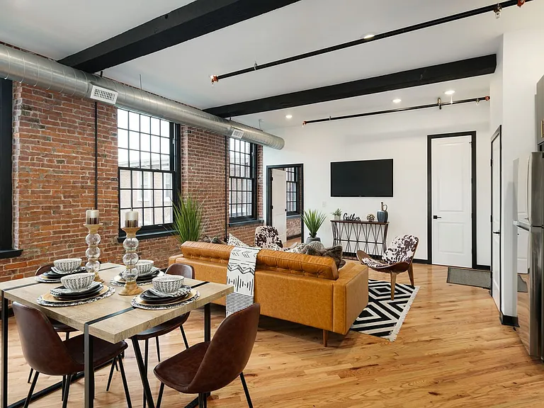 345 Walnut St — Photo 9