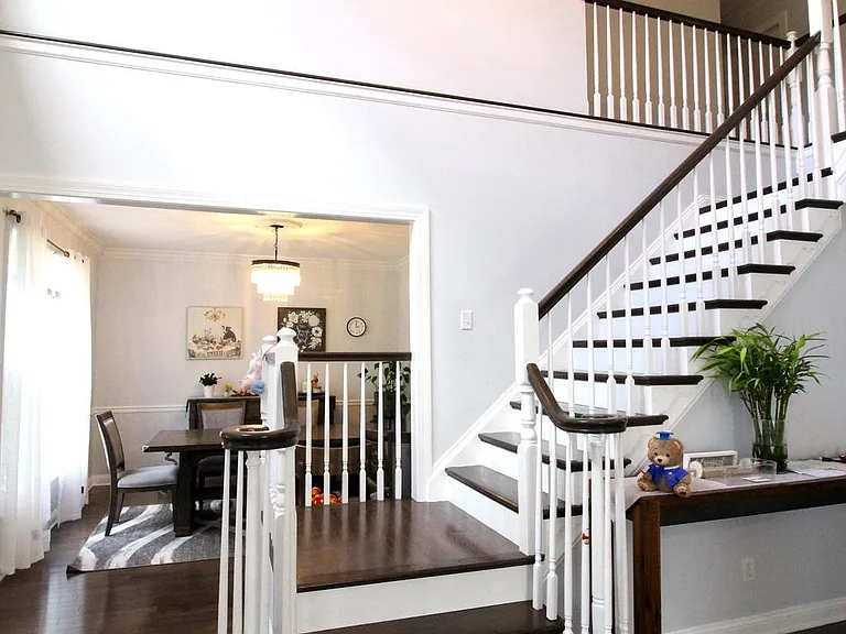 15 Kentsdale Dr — Photo 3
