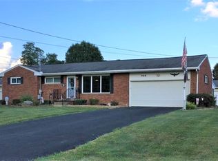 902 Boulevard Dr, Belpre, OH 45714