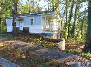 325 Spruce St SW, Lenoir, NC 28645