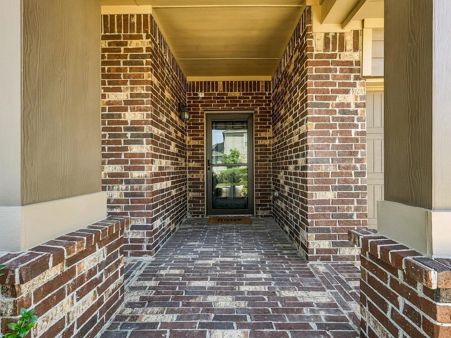 3 bed, 1878 sqft, $3,000 — Photo 2