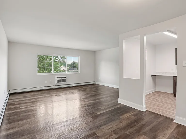 Maple Walk Apartments — Photo 7