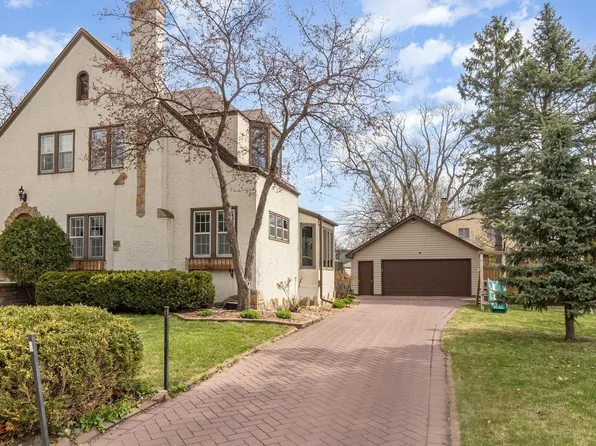 468 Mount Curve Blvd, Saint Paul, MN 55105