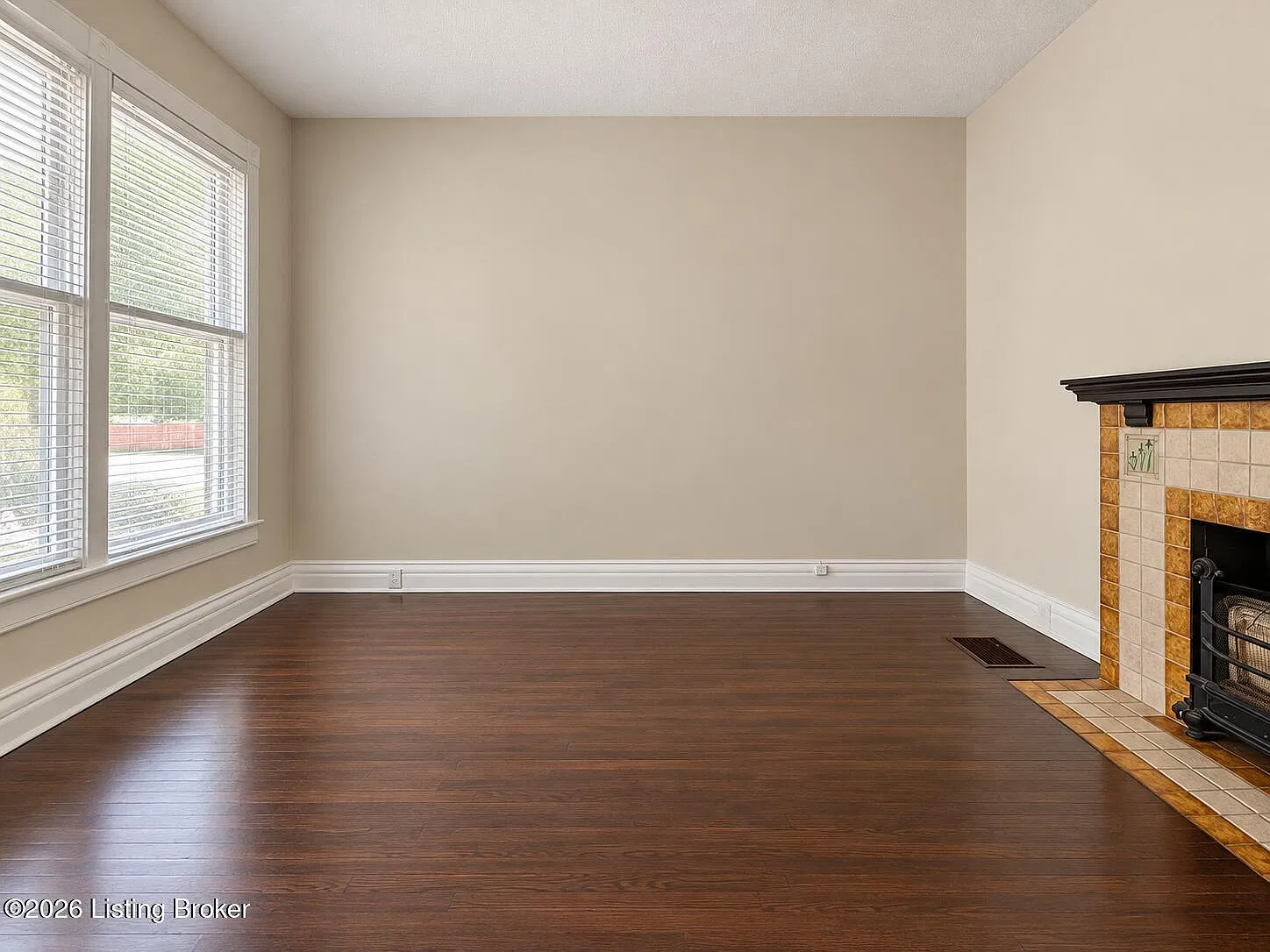 2 bed, 1.0 bath, 1020 sqft, $1,195 — Photo 3
