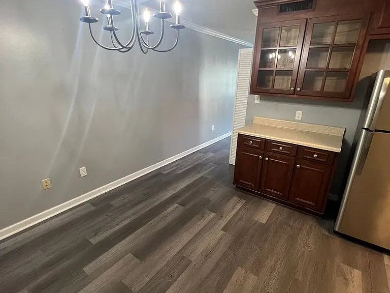 Huntingdon Apartments — Photo 26