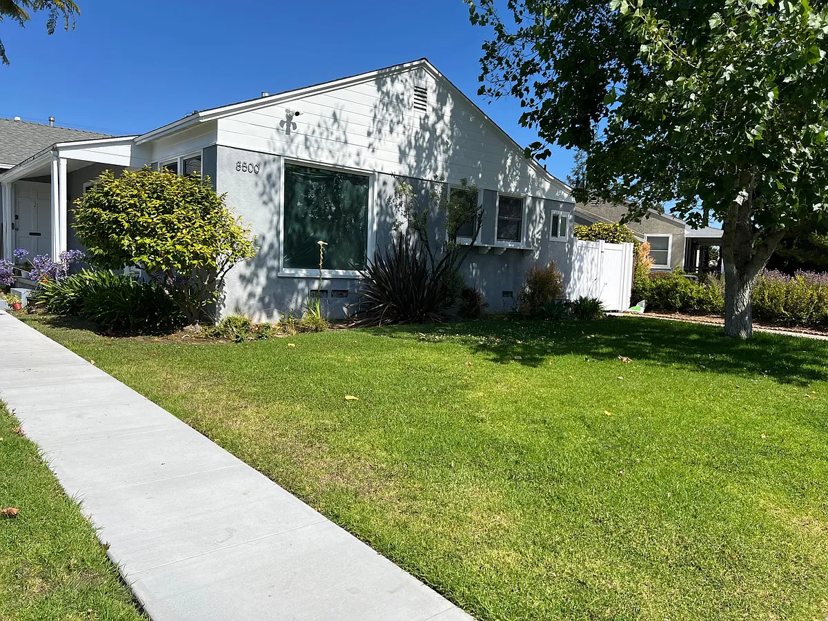 8500 Barnsley Ave, Los Angeles, CA 90045 HotPads